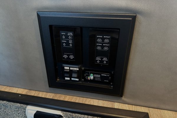 2017 Thor Motor Coach Outlaw 37BG - Image 39