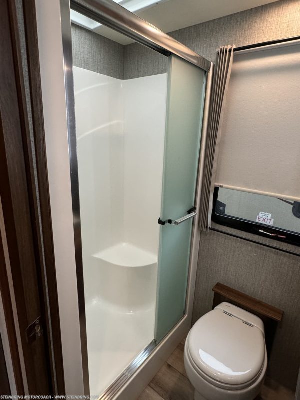 2022 WINNEBAGO JOURNEY 34N - Image 15
