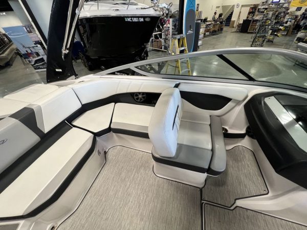 2019 Regal 2000 ES - Image 12