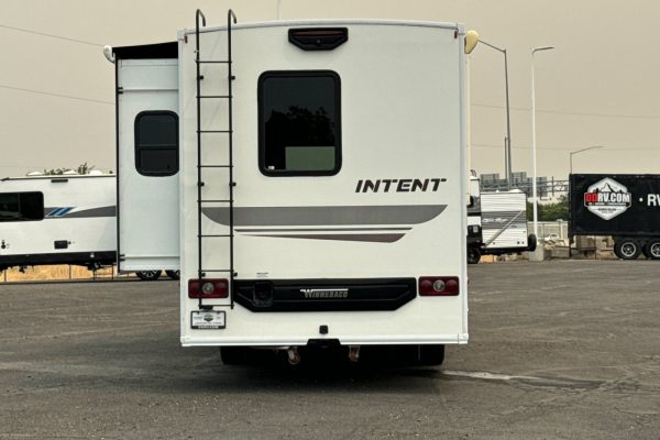2018 Winnebago Intent 26T - Image 5