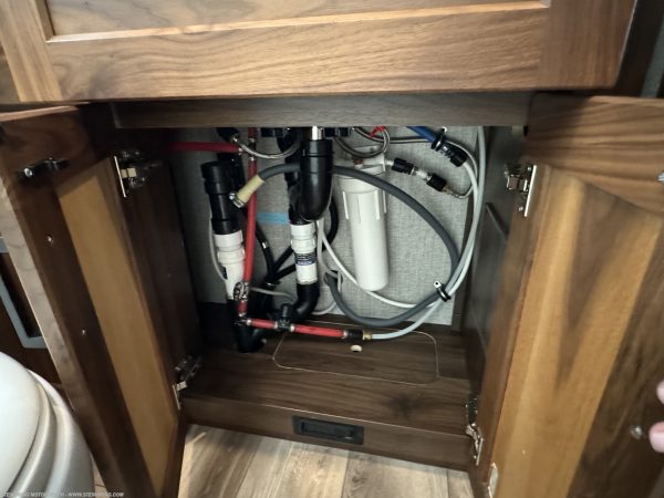 2022 WINNEBAGO JOURNEY 34N - Image 18