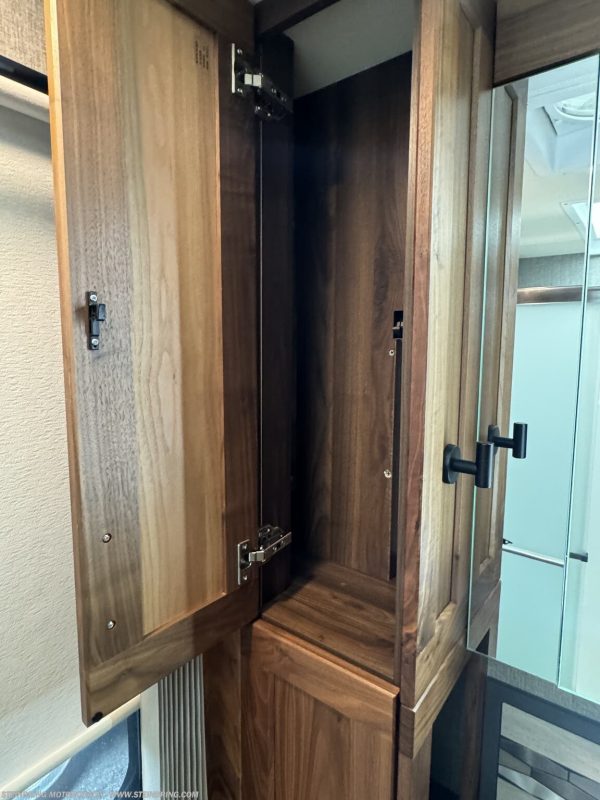 2022 WINNEBAGO JOURNEY 34N - Image 20