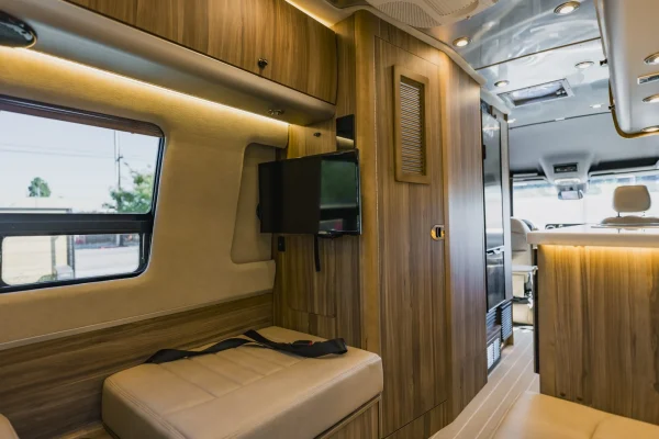 2021 Airstream Interstate 24GT Tommy Bahama Relax Edition - Image 62