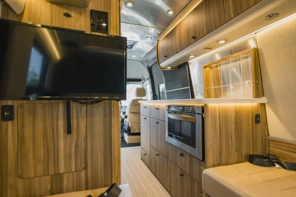 2021 Airstream Interstate 24GT Tommy Bahama Relax Edition - Image 63