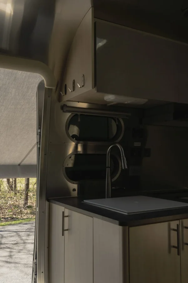 2021 Airstream Flying Cloud 23CB - Image 6