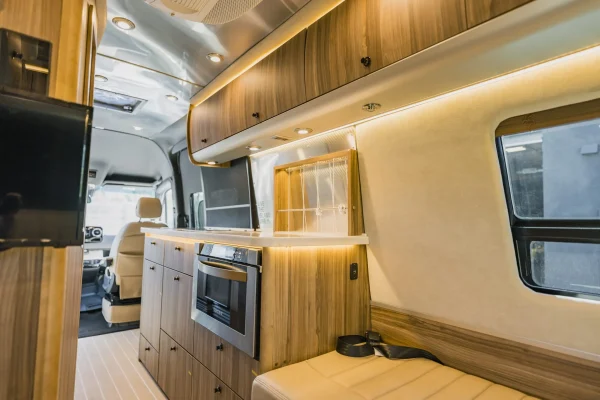 2021 Airstream Interstate 24GT Tommy Bahama Relax Edition - Image 64