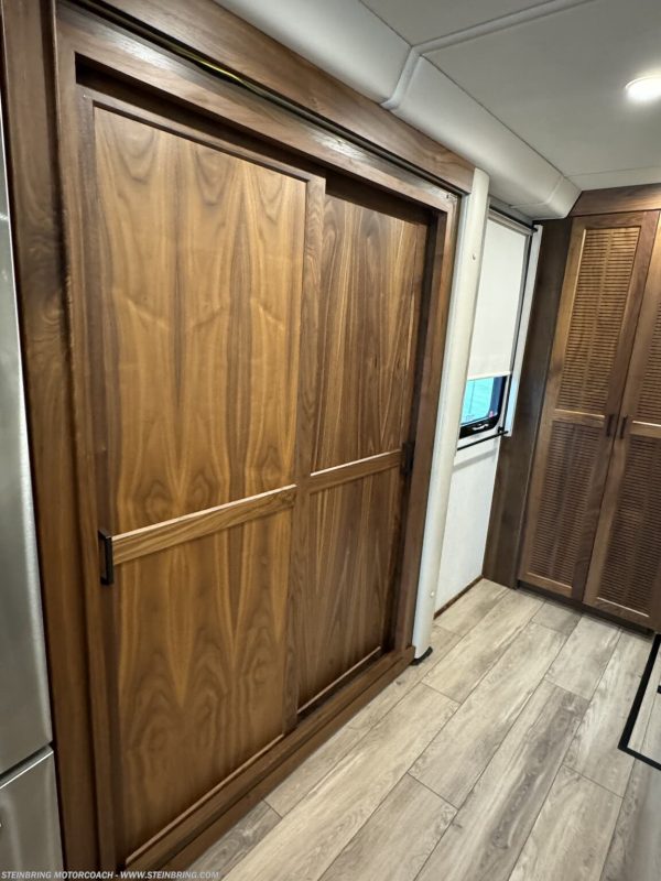 2022 WINNEBAGO JOURNEY 34N - Image 23