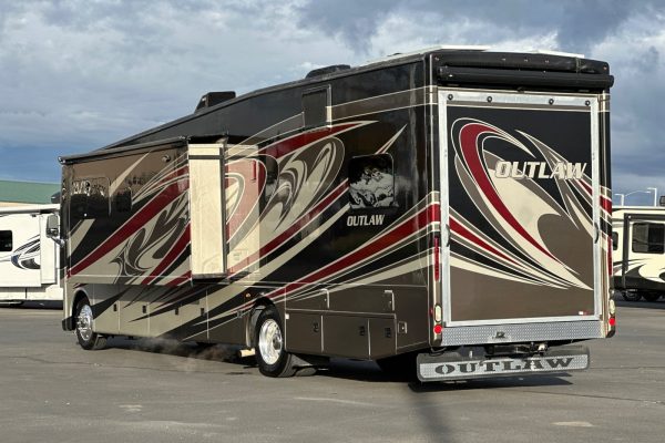 2017 Thor Motor Coach Outlaw 37BG - Image 6