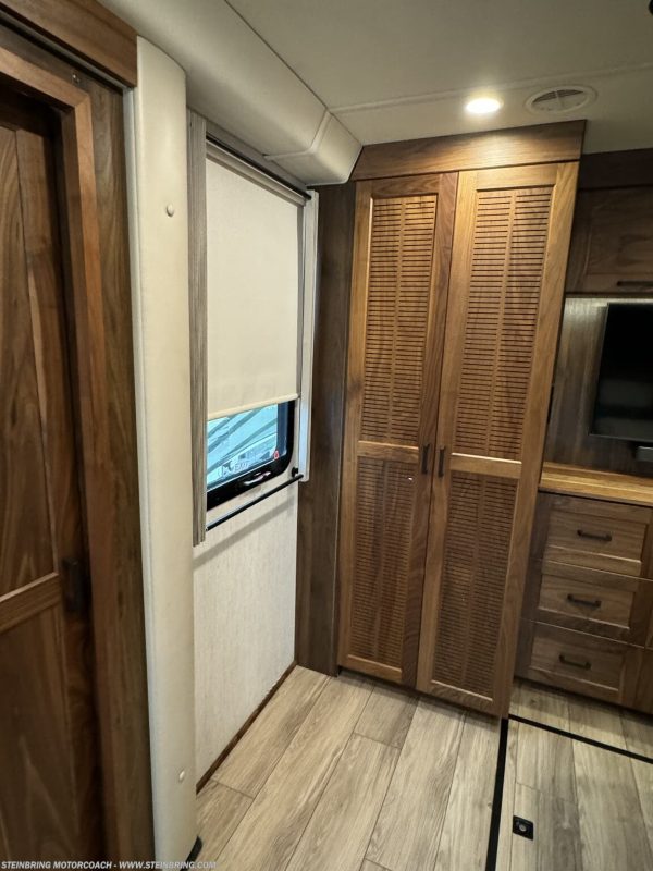 2022 WINNEBAGO JOURNEY 34N - Image 26