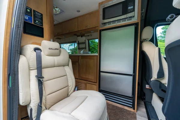 2021 Coachmen Galleria 24T - Image 21