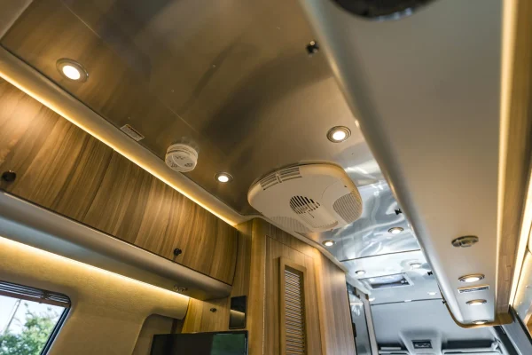 2021 Airstream Interstate 24GT Tommy Bahama Relax Edition - Image 5