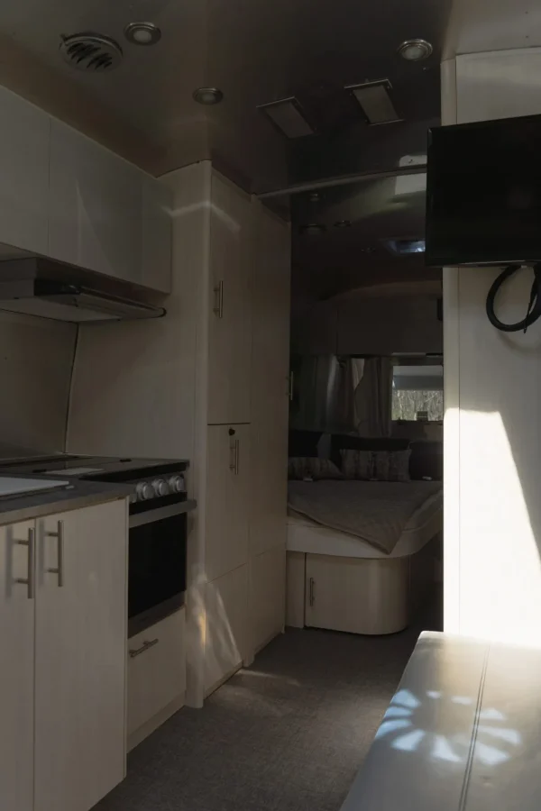 2021 Airstream Flying Cloud 23CB - Image 12