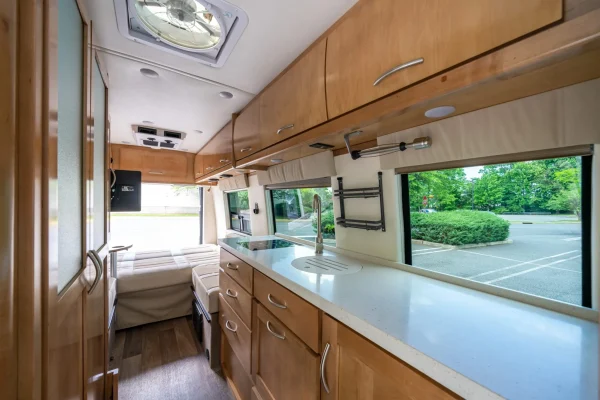 2021 Coachmen Galleria 24T - Image 23