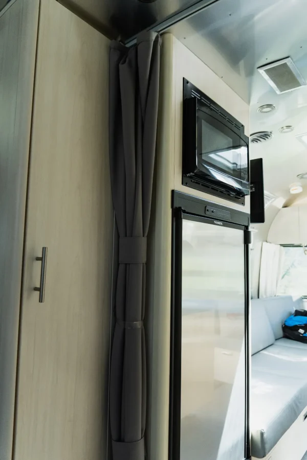 2021 Airstream Flying Cloud 23CB - Image 13
