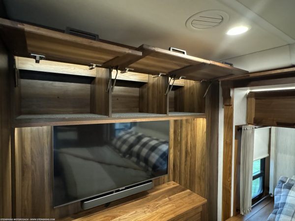 2022 WINNEBAGO JOURNEY 34N - Image 31