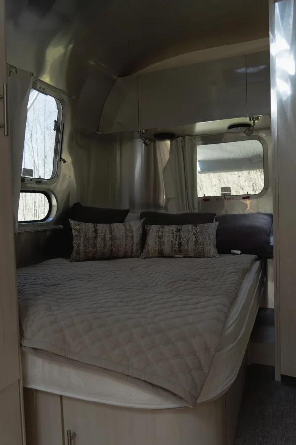2021 Airstream Flying Cloud 23CB - Image 17