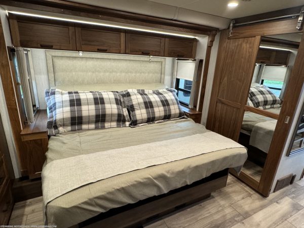 2022 WINNEBAGO JOURNEY 34N - Image 33