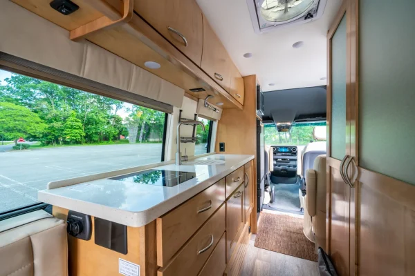 2021 Coachmen Galleria 24T - Image 34