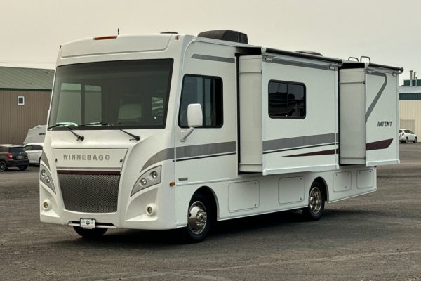 2018 Winnebago Intent 26T - Image 8
