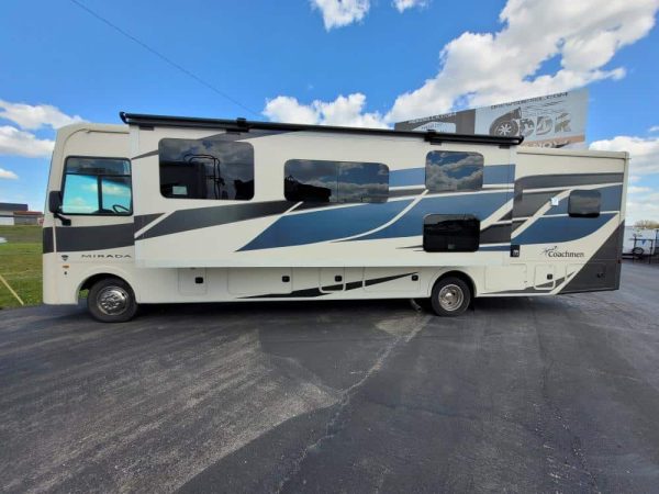 2022 Coachmen Mirada 35ES - Image 8