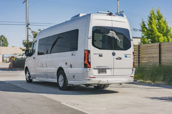 2021 Airstream Interstate 24GT Tommy Bahama Relax Edition - Image 25
