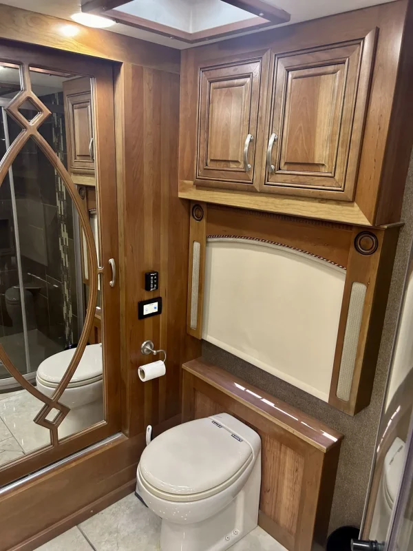2018 Entegra Anthem 44A - Image 104