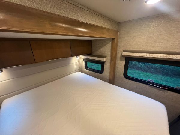 2020 Tiffin Wayfarer 25QW - Image 54