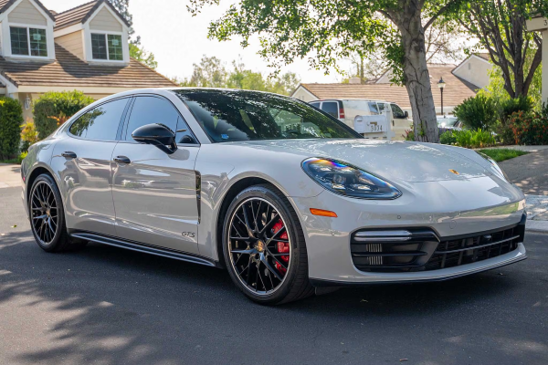 2020 Porsche Panamera GTS