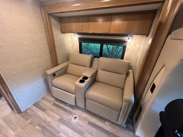 2020 Tiffin Wayfarer 25QW - Image 6