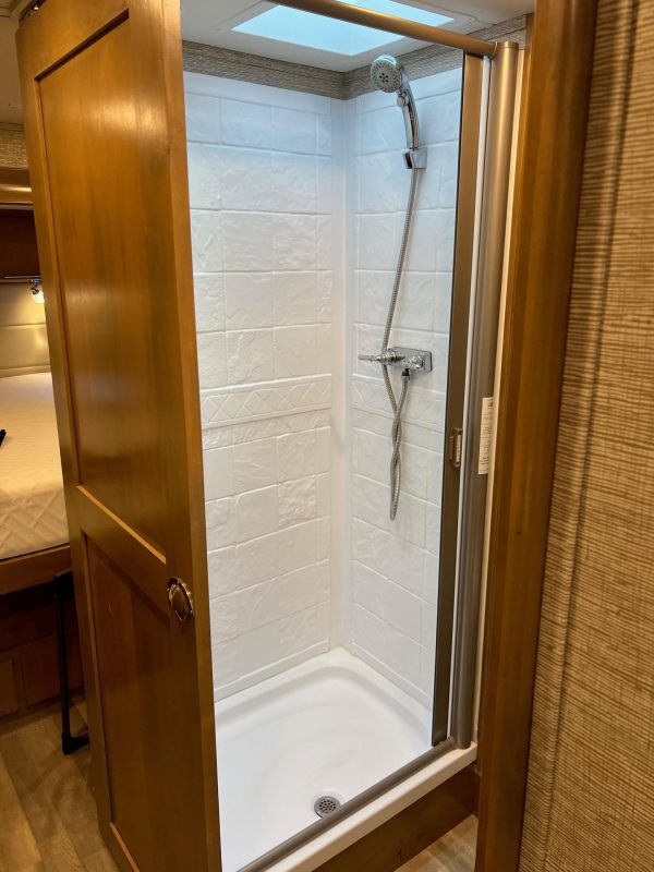 2020 Tiffin Wayfarer 25QW - Image 10
