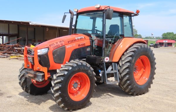 2017 Kubota M6S-111 4WD Utility Ag Tractor A/C Cab PTO Aux Hyd - Image 2