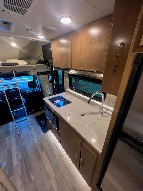 2020 Tiffin Wayfarer 25QW - Image 14