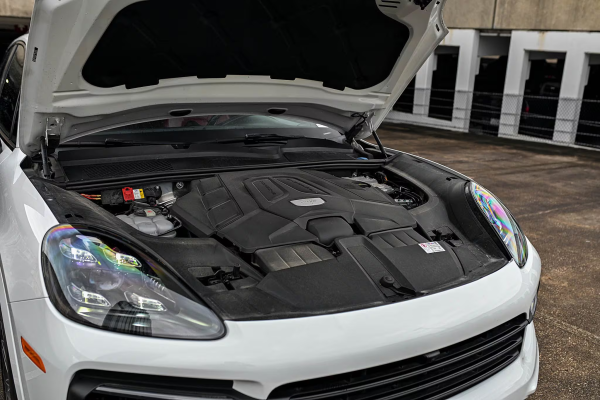 2020 Porsche Cayenne S - Image 11