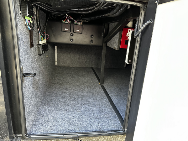 2013 Newmar Ventana 4346 - Image 11