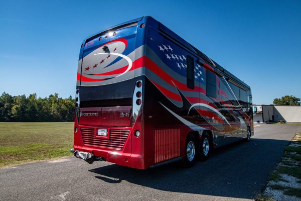2017 Foretravel IH 45 Bath & 12 - Image 12