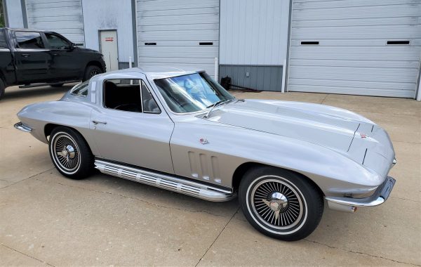 1965 Chevrolet Corvette - Image 12