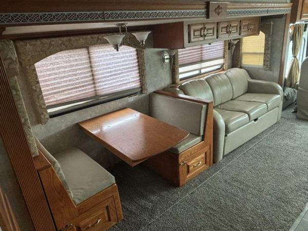 2004 Coachmen Santara 3510 DS - Image 13