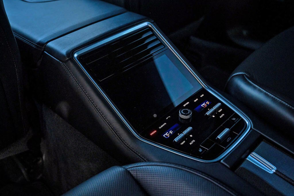2020 Porsche Panamera GTS - Image 13