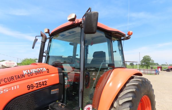 2017 Kubota M6S-111 4WD Utility Ag Tractor A/C Cab PTO Aux Hyd - Image 13