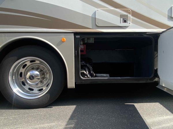 2013 Fleetwood Excursion 33A - Image 13