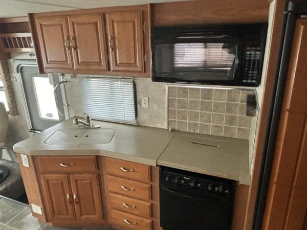 2004 Coachmen Santara 3510 DS - Image 14