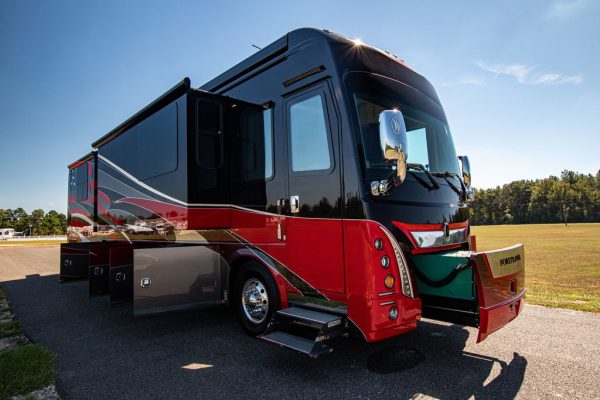 2017 Foretravel IH 45 Bath & 12 - Image 14