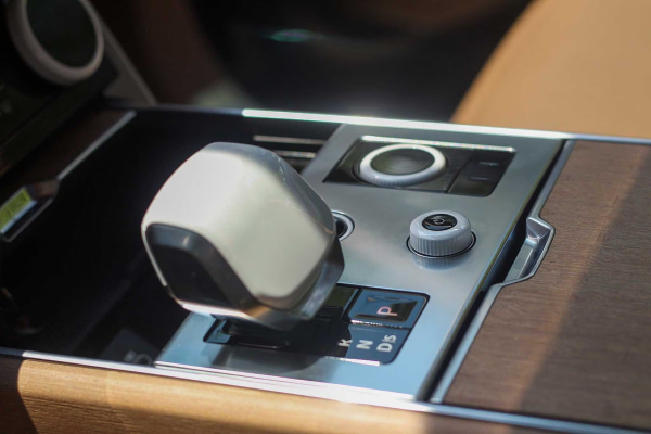 2023 Land Rover Range Rover SV LWB - Image 41