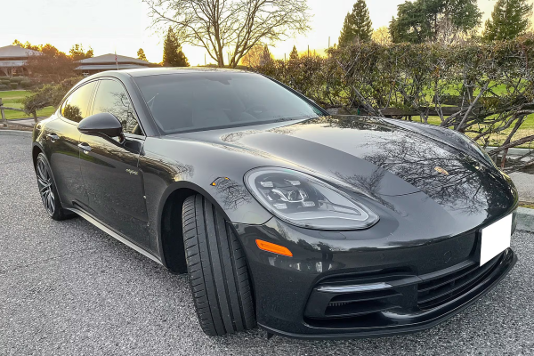 2018 Porsche Panamera 4 E-Hybrid - Image 14