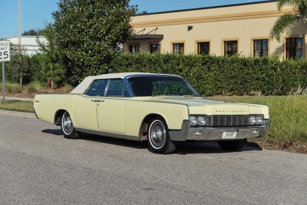 1967 Lincoln Continental Convertible - Image 14