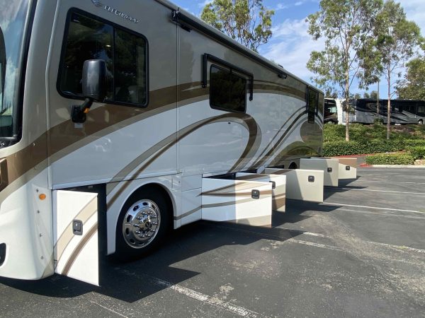 2013 Fleetwood Excursion 33A - Image 15
