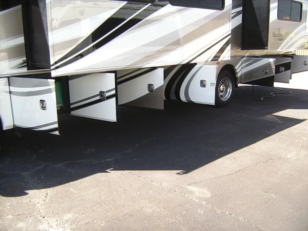 2015 Fleetwood Bounder Classic 36H - Image 56