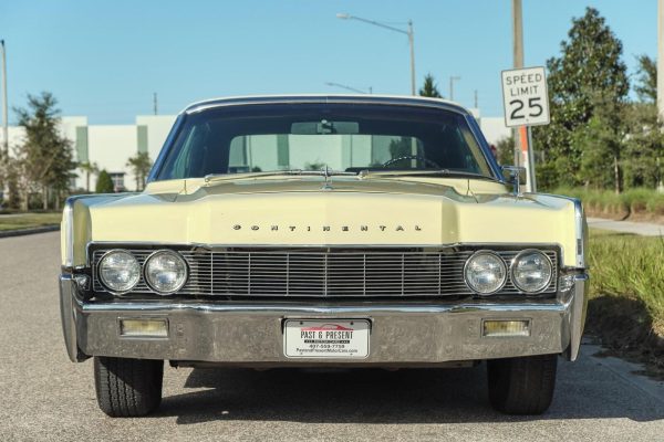 1967 Lincoln Continental Convertible - Image 15