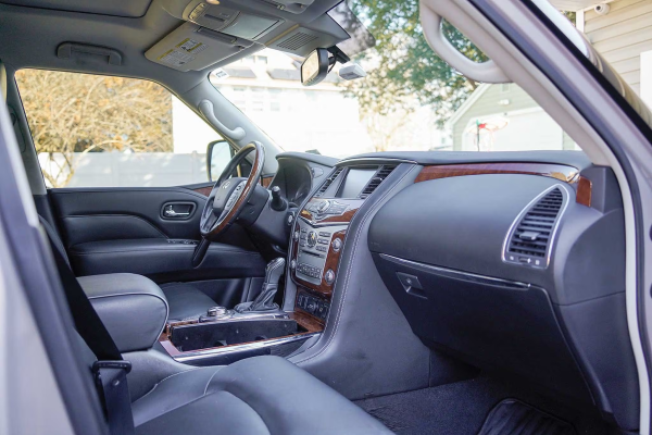 2019 Infiniti QX80 Luxe - Image 16