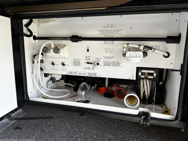 2013 Newmar Ventana 4346 - Image 16